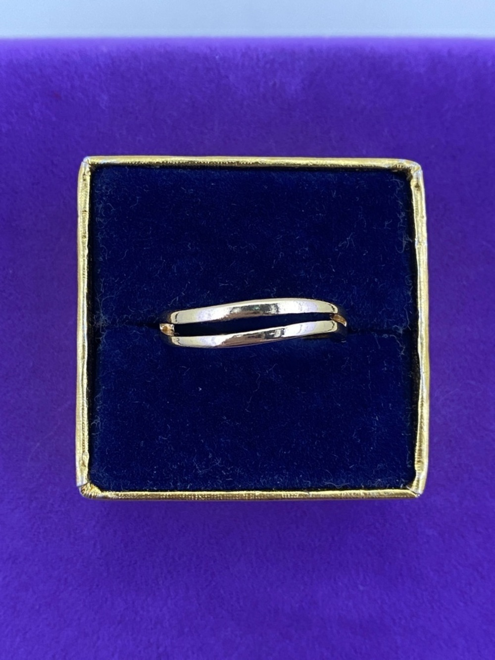 💛 Classic Gold Tone Double-Band Ring